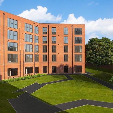 The Versace Suite With 4 Beds And Secure Free Parking Birmingham Exterior photo