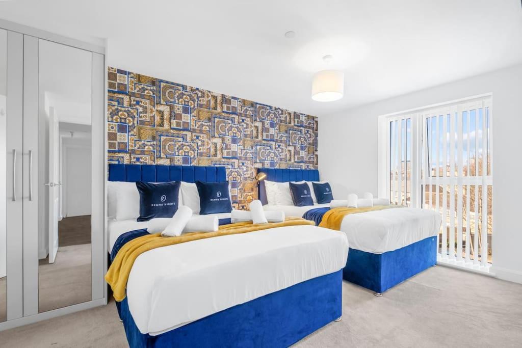 The Versace Suite With 4 Beds And Secure Free Parking Birmingham Exterior photo