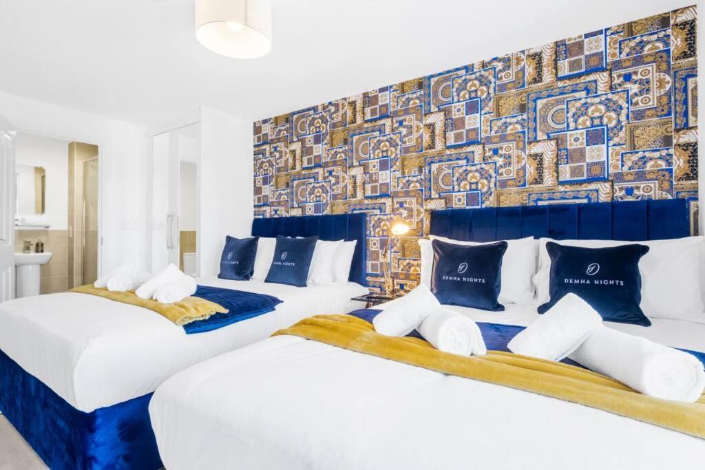 The Versace Suite With 4 Beds And Secure Free Parking Birmingham Exterior photo