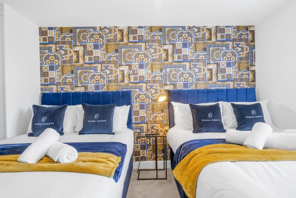 The Versace Suite With 4 Beds And Secure Free Parking Birmingham Exterior photo