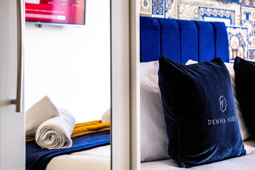 The Versace Suite With 4 Beds And Secure Free Parking Birmingham Exterior photo