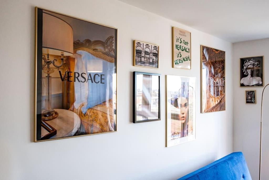 The Versace Suite With 4 Beds And Secure Free Parking Birmingham Exterior photo