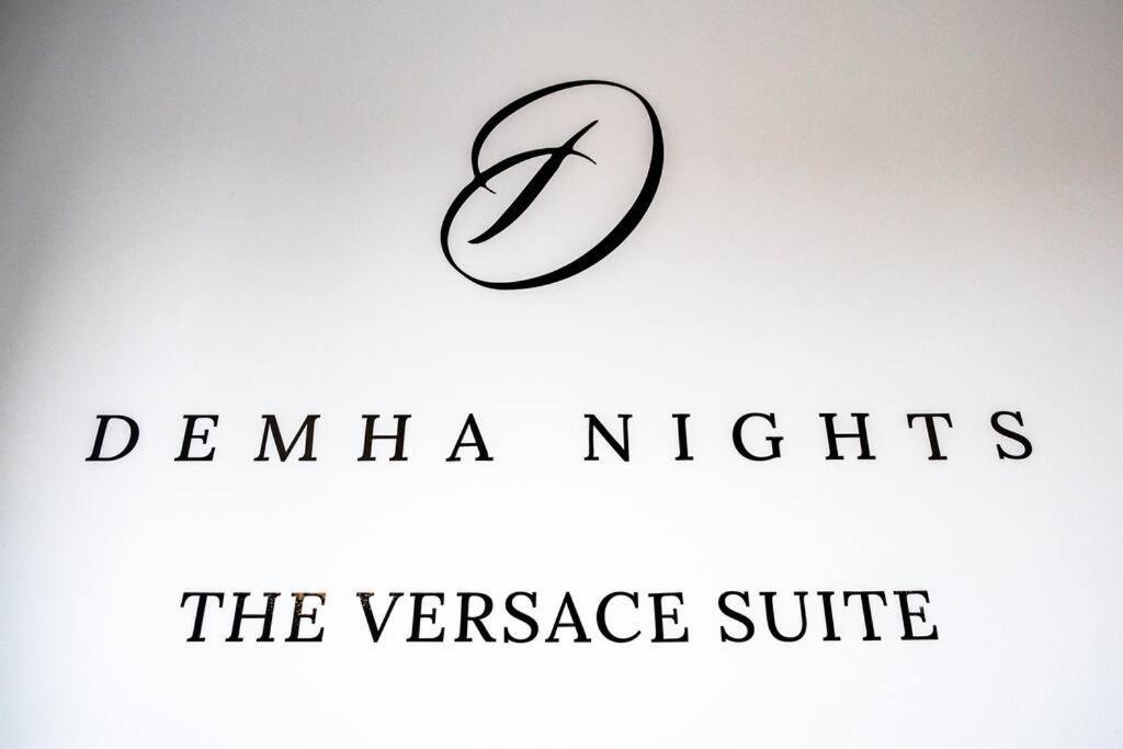 The Versace Suite With 4 Beds And Secure Free Parking Birmingham Exterior photo