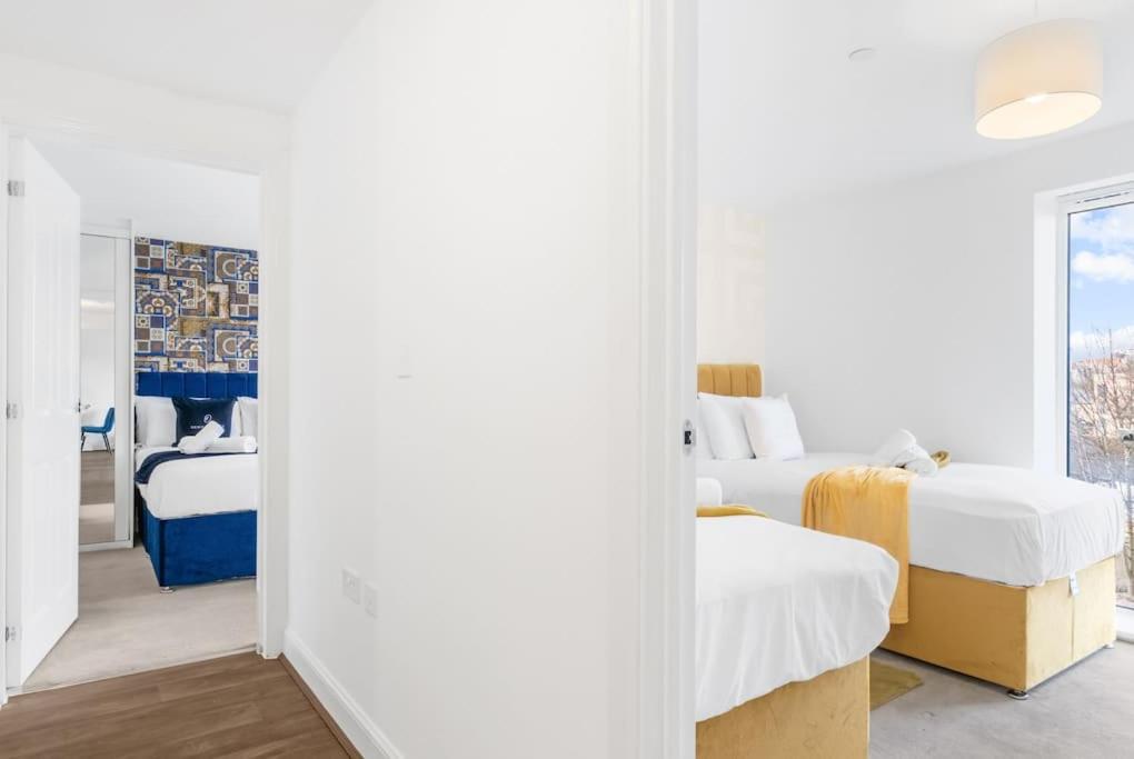 The Versace Suite With 4 Beds And Secure Free Parking Birmingham Exterior photo